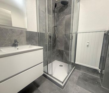 UP TO 3 MONTHS FREE – 1.5 RENOVATED LOCAL IN COLDERIO - Photo 4