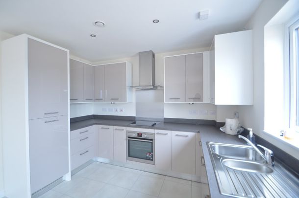 Augustine Apartment, Hawker Drive, Addlestone, KT15 - Photo 1