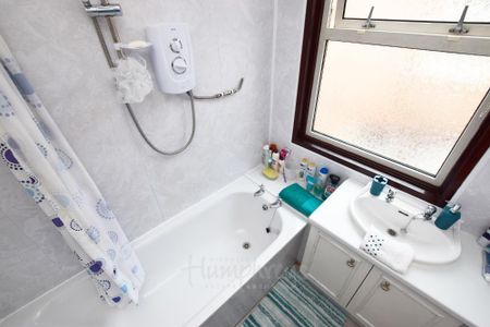 1 bedroom in a house share to rent - Photo 4