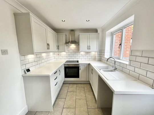 2 bedroom terraced house to rent - Photo 1