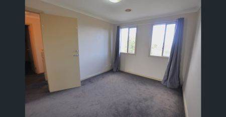 3 Bedroom Townhouse, MODERN, 2 bathrooms, close to transport and Monash University - CITY WIDE REAL ESTATE - Photo 2