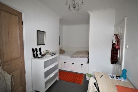 4 bedroom private hall to rent - Photo 3