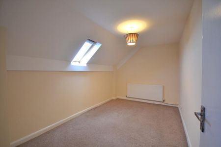2 bedroom maisonette to rent - Photo 5