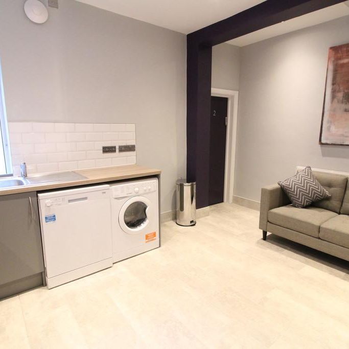 1 bedroom in a house share to rent - Photo 1