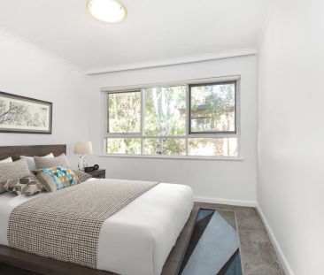 Stylish One-Bedroom Apartment in the Heart of Elwood - Photo 5