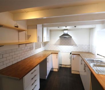 3 bedroom end of terrace house to rent - Photo 1