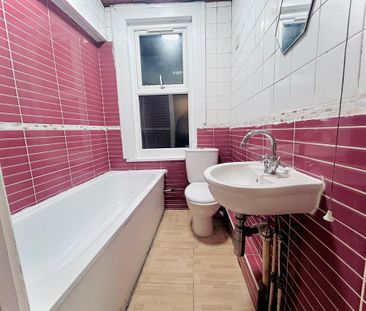 4 bedroom terraced house to rent - Photo 6