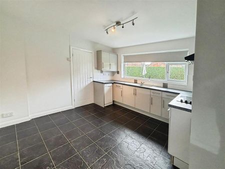 3 bedroom detached bungalow to rent - Photo 5