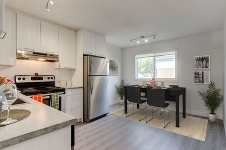 32 Radcliffe Cres. SE, Calgary - Photo 3