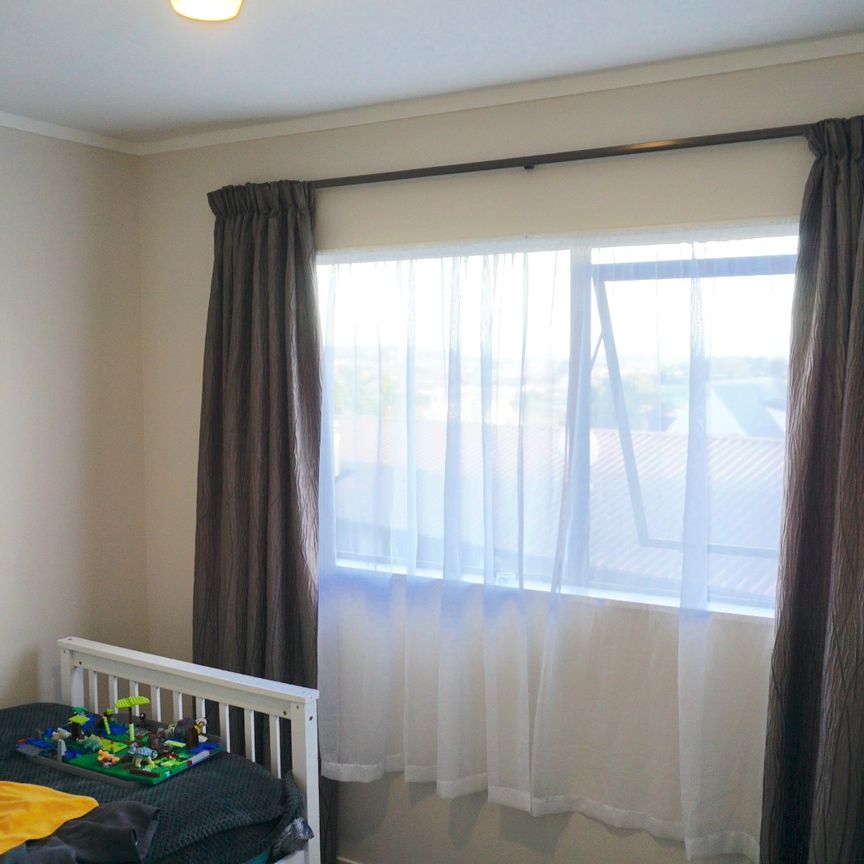 3 bedroom family home in Botany Downs - Photo 1