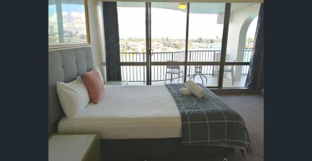 Stunning waterfront Unit in Surfers Paradise! - Photo 4
