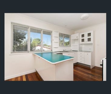 19 Falkirk Street, Stafford Heights, Qld 4053 - Photo 3