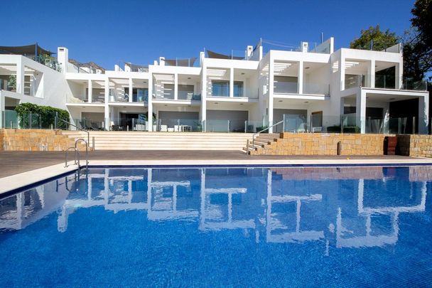 Townhouse in Sierra Blanca - Photo 1