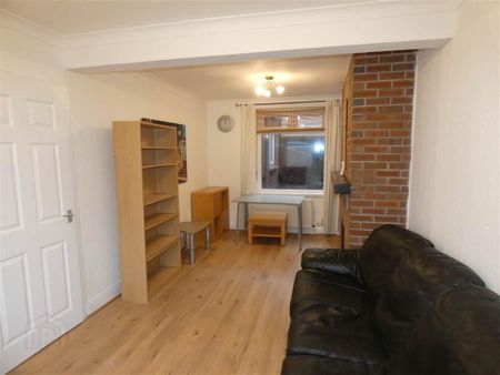 64 Oakdene Parade, Belfast, BT4 1LB - Photo 2