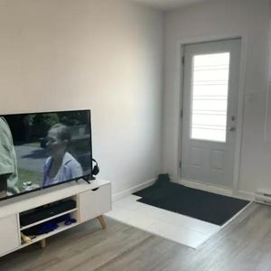 3 1/2 Vieux terrebonne appartement - Photo 2