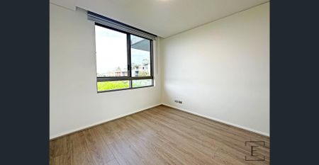 Modern 2-Bedroom Apartment in a Prime Urban Location - Photo 5