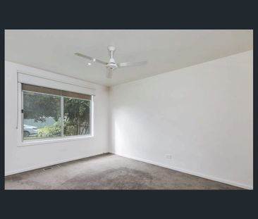 4 Rainier Avenue, Dromana, Vic 3936 - Photo 1