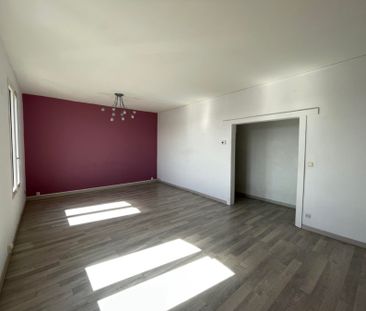 Location Appartement 4 pièces 104m² - Photo 2