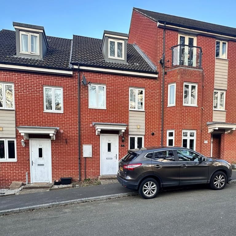 3 bedroom terraced house to rent - Photo 1