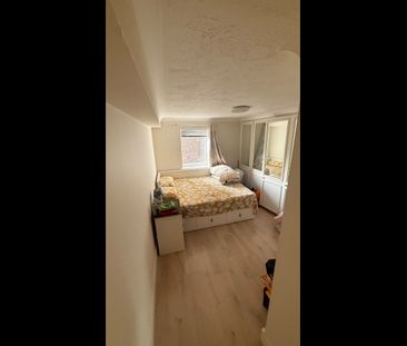 2 Bed Flat, Tavistock Road, CR0 - Photo 5