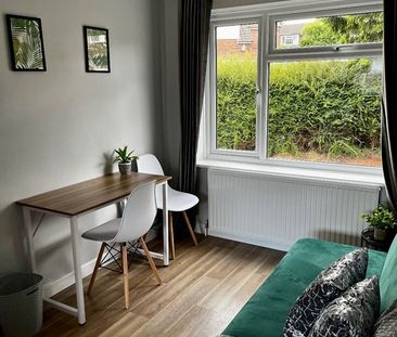 3 Bed End Terrace, Fulmead Road, RG30 - Photo 6