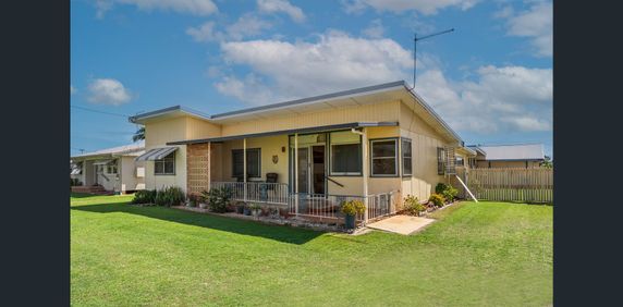 Classic Beachside Charm - Photo 2