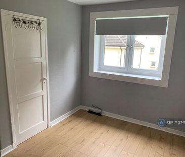 3 bedroom flat to rent - Photo 2