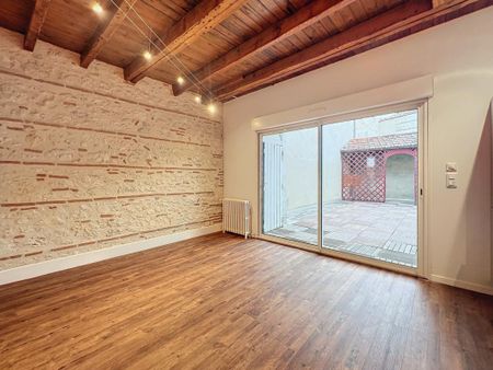 Location Appartement 3 pièces 110m² AGEN 47000 - Photo 4