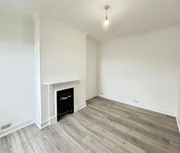 4 bedroom end of terrace house to rent - Photo 5