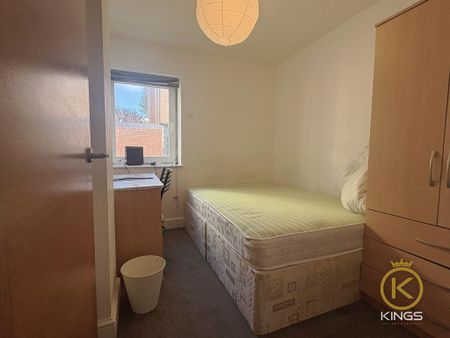 2 bedroom ground floor flat to rent - Photo 4