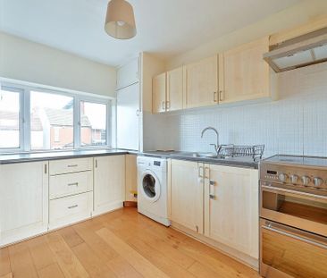 2 bedroom maisonette to rent - Photo 2