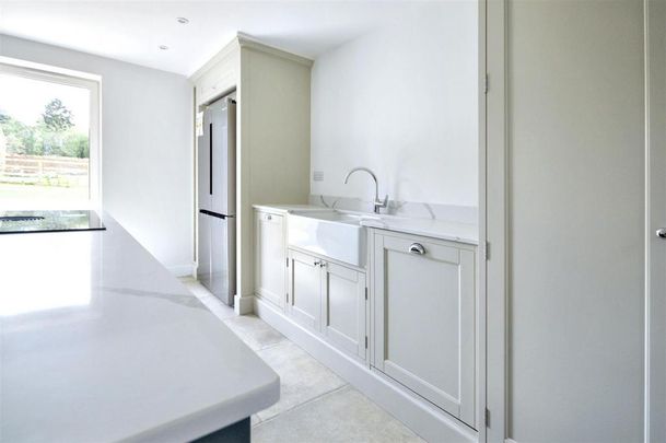 4 bedroom house to rent - Photo 1