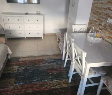 Micro Apartament de inchiriat mobilat,curat in Suceava pe Strada Putna -bloc nou. - Photo 1