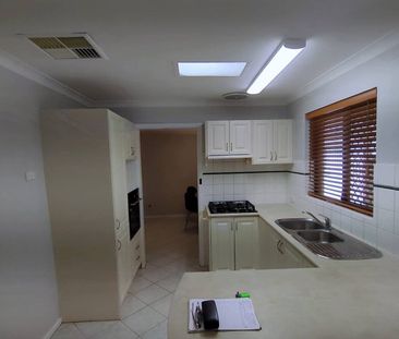 4x2 House in Huntingdale with Patio - Photo 5