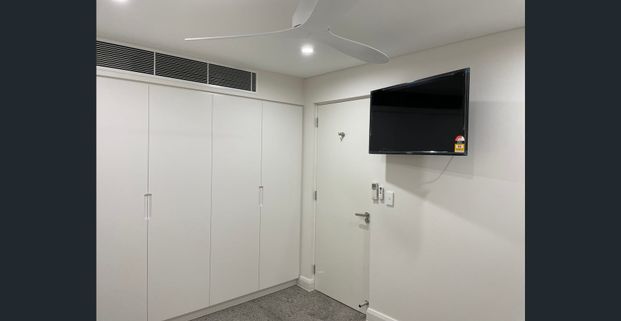 PARTLY FURNISHED LUXURY APARTMENT AT A PRIME LOCATION - Photo 1