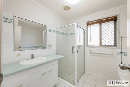 A REFINED RESIDENCE OFFERING COMFORT, SPACE & SUPERB PRACTICALITY - Photo 3