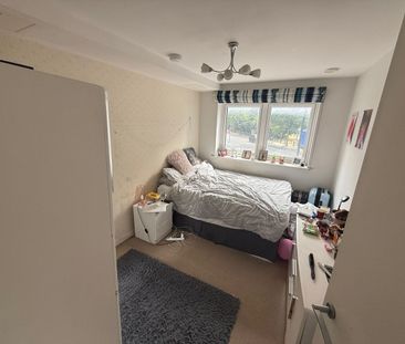 2 Bed Flat, Sullivan Court, E3 - Photo 3