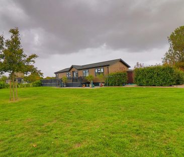 3 bedroom park home to rent - Photo 1