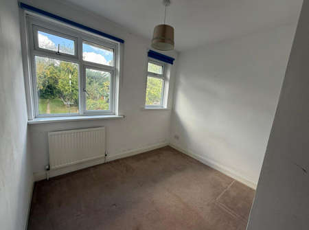 4 bedroom semi-detached house to rent - Photo 3