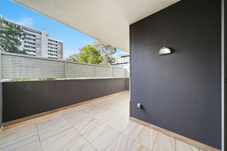 Level 1, Luxury Apartment - Photo 5