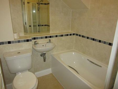 2 bedroom flat to rent - Photo 5