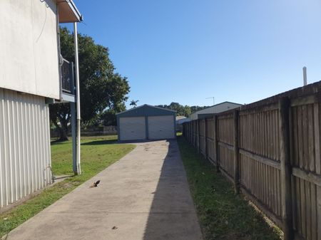 HIGH SET 3 BEDROOM HOME IN MOUNT PLEASANT WITH A SHED - Photo 5