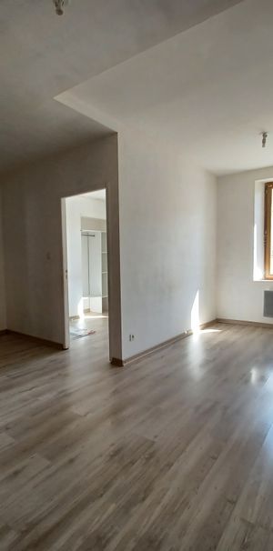Location Appartement 1 pièce 34m² LEZIGNAN CORBIERES 11200 - Photo 1