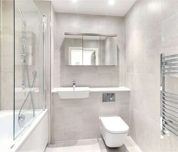 A stylish apartment boasting contemporary accommodation. - Photo 5