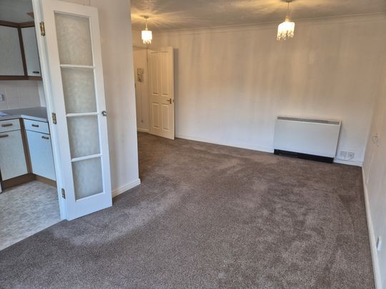 Chapelfields, Frodsham - Photo 1