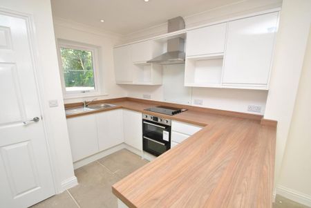 2 bedroom terraced house to rent - Photo 5