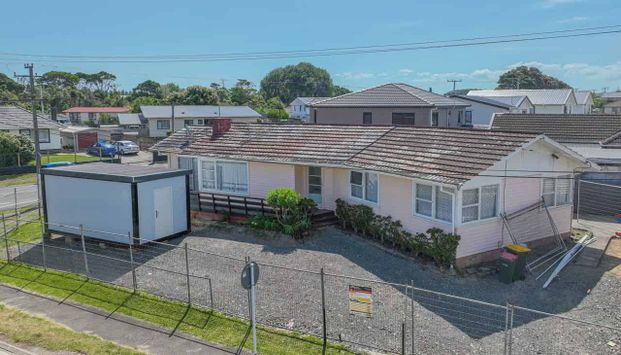Newly renovated family home Mangere East - Photo 1