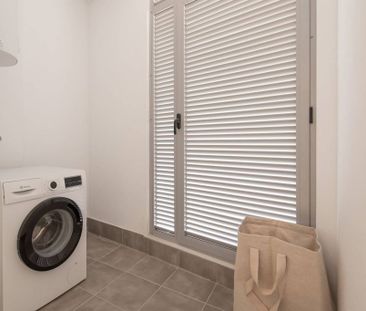 Luxury Apartment for rent in Marbella, Andalusia - Photo 4