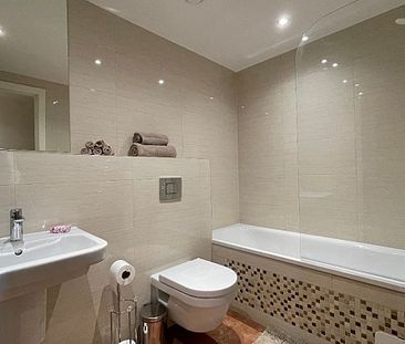 Luxury Three Bedroom Apartment in Prime Sheffield Location - Perfec... - Photo 5