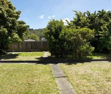 Charming two bedroom Home in Lower Hutt - Photo 3